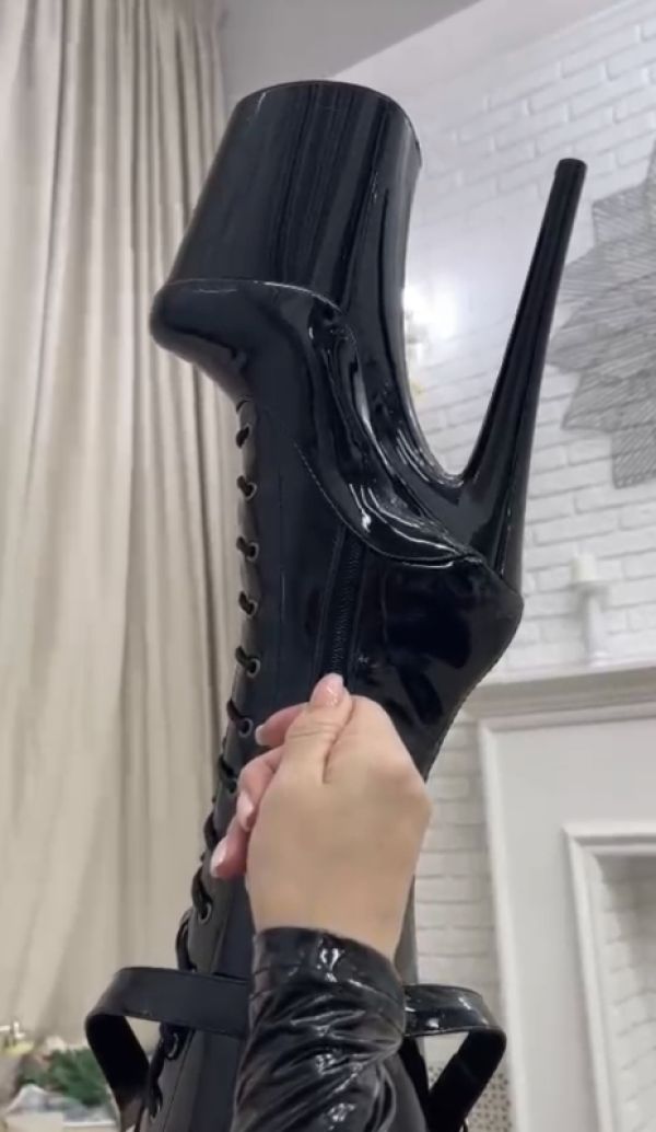 Успевайте до 9.11  — анкета девушки и фото