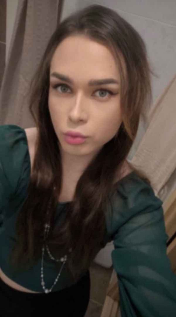 инди Ева с сюрпризом 