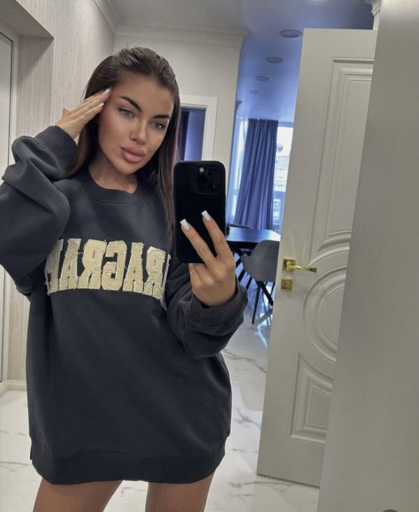 Гостья ЛОЛА  — анкета девушки и фото