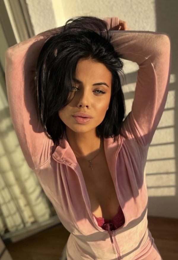 Виола, возраст: 23 рост: 168, вес: 49