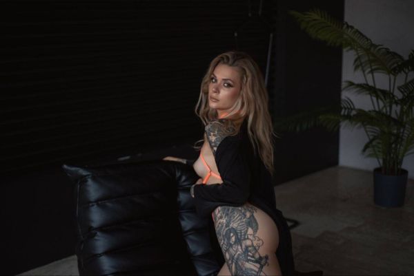 Девушка Каролина  (Пермь), 8 922 649-19-00