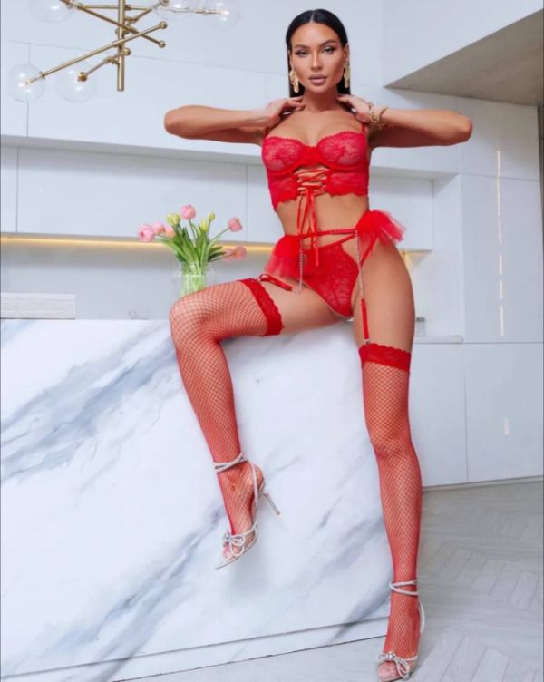 Карина новиночка — анкета девушки и фото