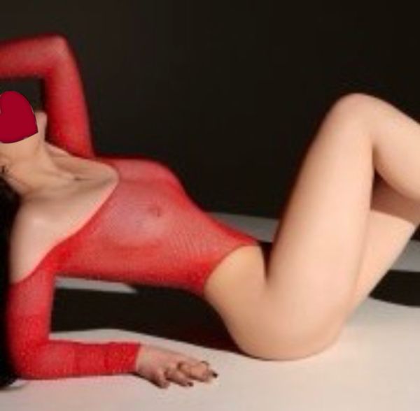 инди ЭЛЯ госпожа +страпон 